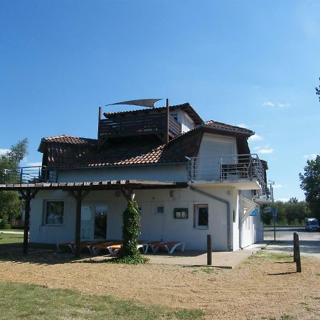 Beach Resident Balatonszárszó 外观 照片