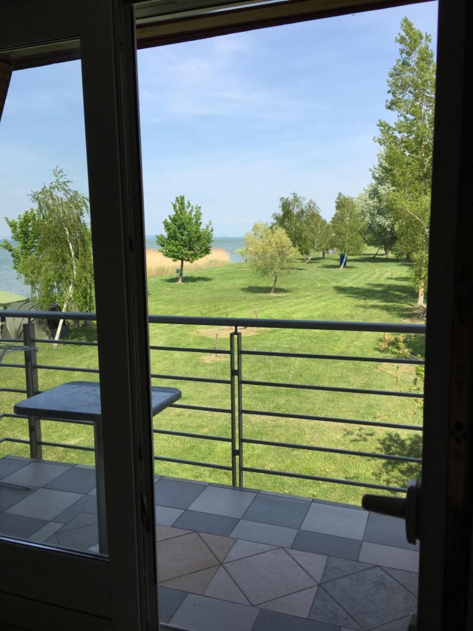 Balatonszárszó Beach Resident酒店 外观 照片