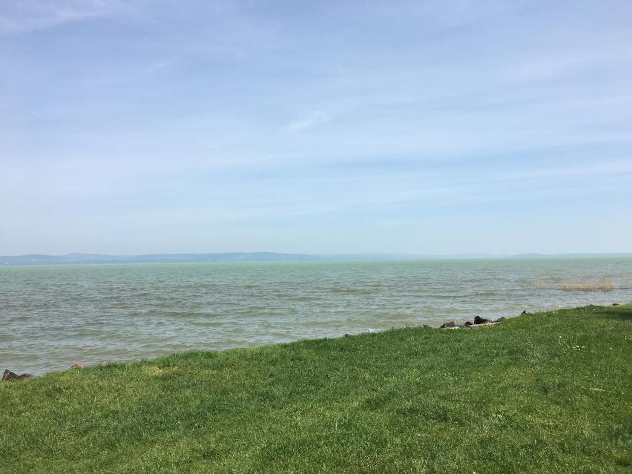 Balatonszárszó Beach Resident酒店 外观 照片