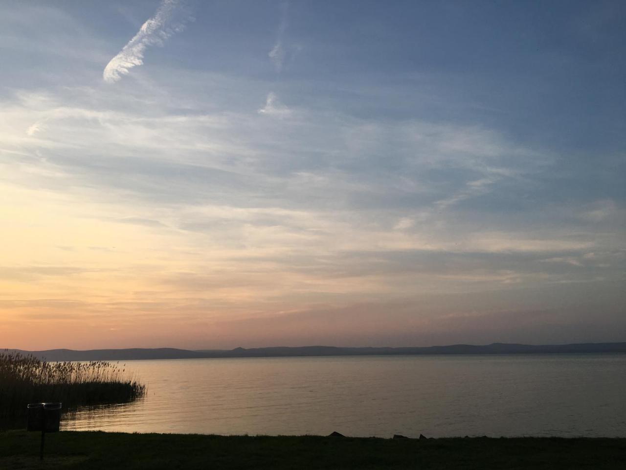 Balatonszárszó Beach Resident酒店 外观 照片