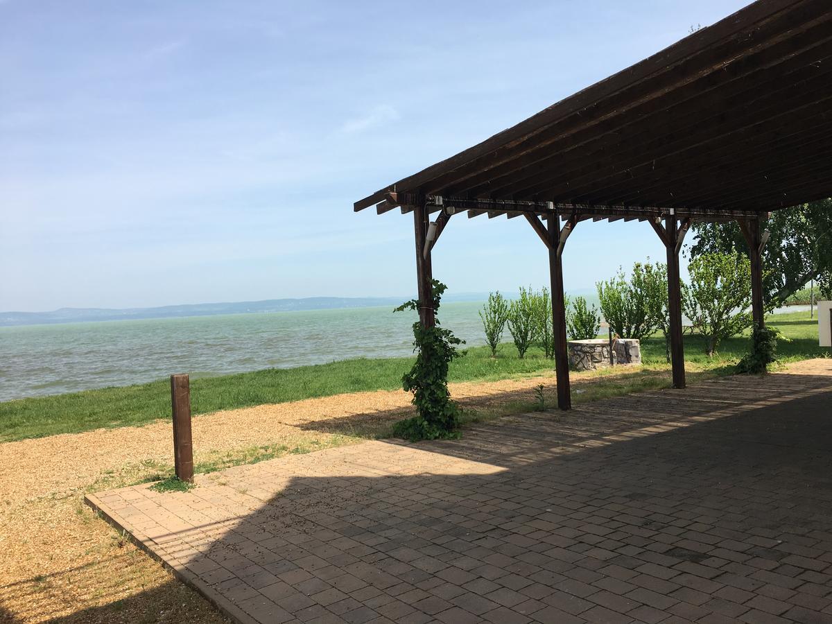 Balatonszárszó Beach Resident酒店 外观 照片